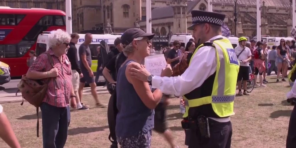London Police arrest over 300 anti-Israel protesters
