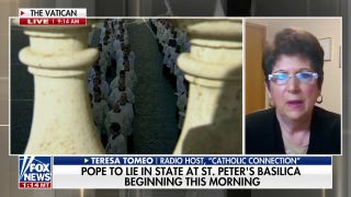 Pope Francis' body makes 'powerful' procession to St. Peter's Basilica