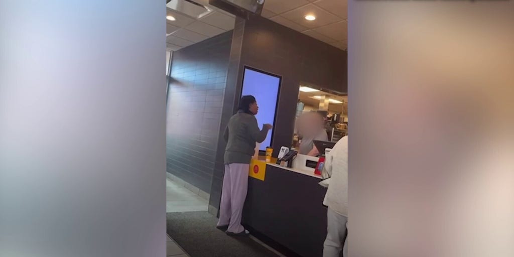 Angry customer throws hot coffee at McDonald’s manager after dispute in(00)
