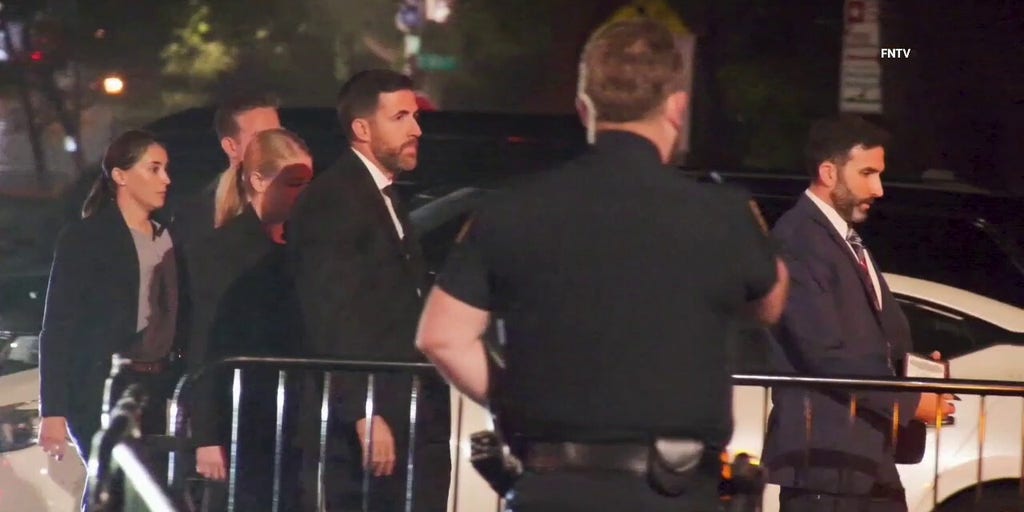 Federal agents enter Gracie Mansion following an indictment against Mayor Eric Adams