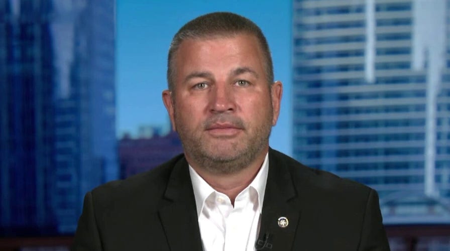 Chicago police leader rips Mayor Lightfoot’s ‘disgusting’ rhetoric over vaccine mandates