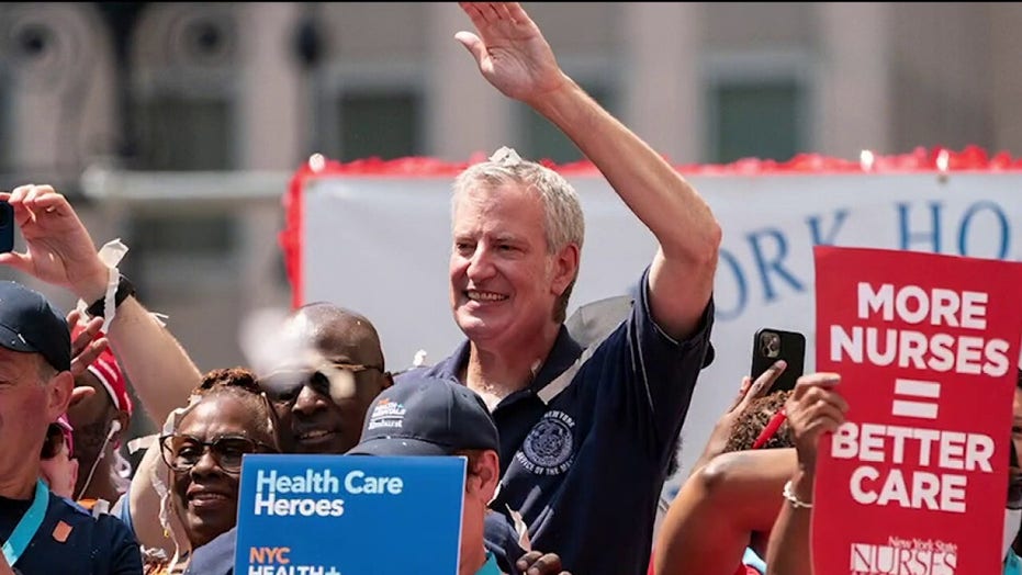 NYC EMS worker slams de Blasio for throwing parade instead of giving raises