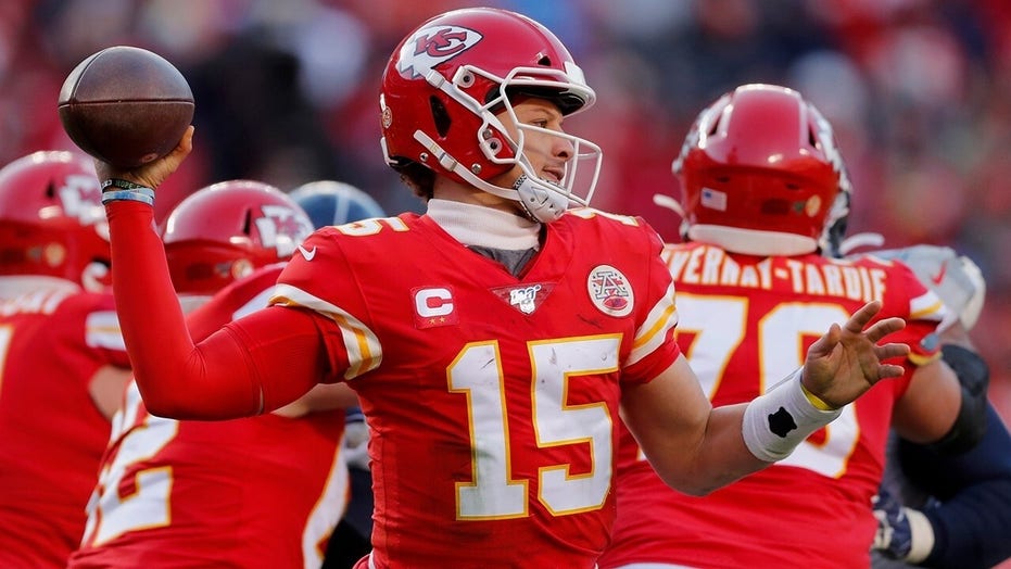 Oddsmakers give Chiefs slight edge over 49ers ahead of Super Bowl LIV