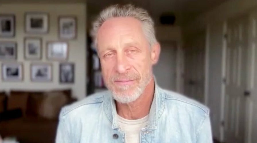 Dr. Mark Hyman says revamped nutrient  pyramid could assistance   forestall  obesity, diabetes drivers