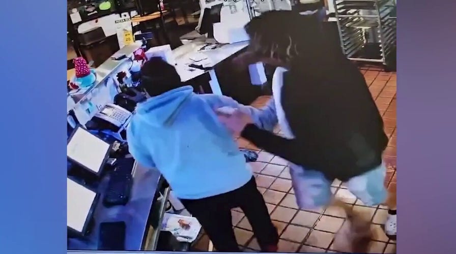 VIDEO: Oakland pizzeria workers fight back during attempted robbery