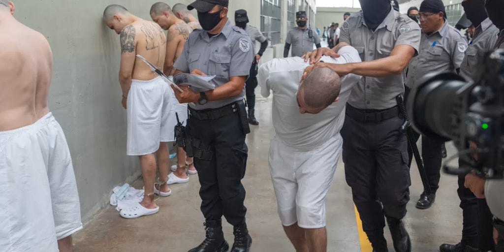 Demócratas defienden inmigrantes criminales