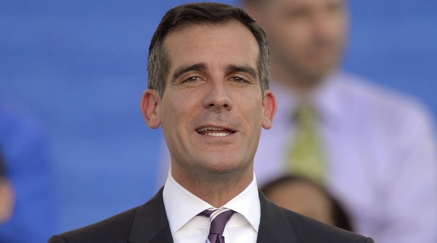 Los Angeles mayor cuts power to Hollywood part house amid coronavirus pandemic