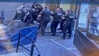 Knife-wielding man attacks officers inside NYC courthouse