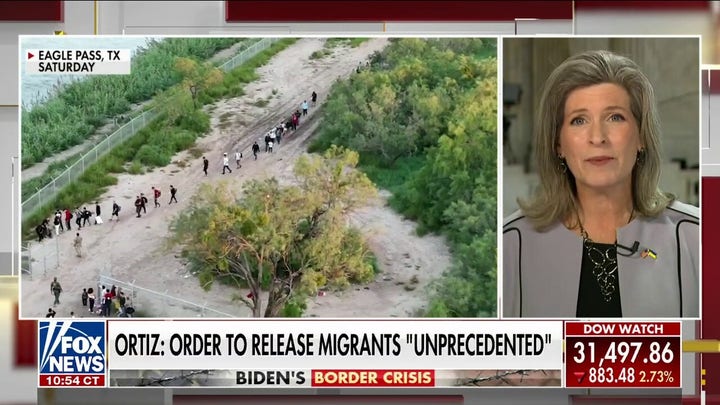 Sen. Ernst slams White House for ordering release of migrants