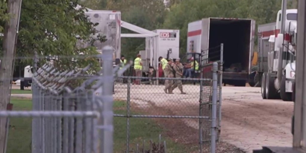 National Guard troops arrive in Illinois amid anti-ICE protests