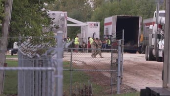 National Guard troops arrive in Illinois amid anti-ICE protests