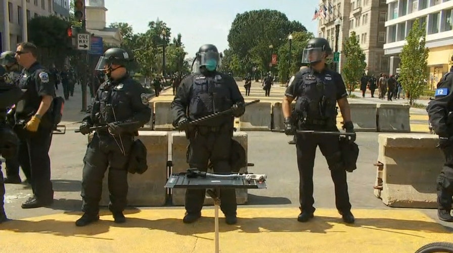 Police move protesters, media away from White House in Black Lives Matter plaza