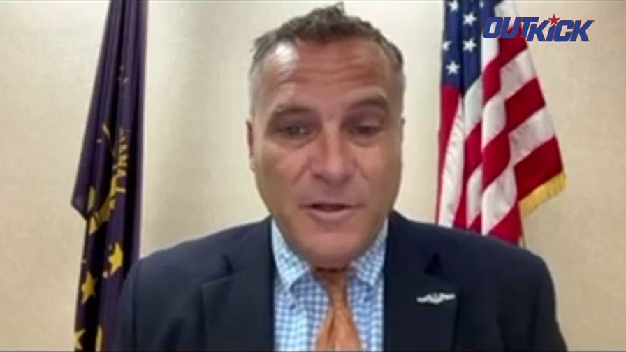 Hammond mayor says deal to move Bears to Indiana is in the 'red zone'