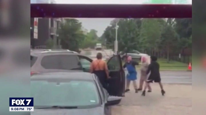 Texas restaurant owner attacked by suspects who refused to pay and are still on the loose