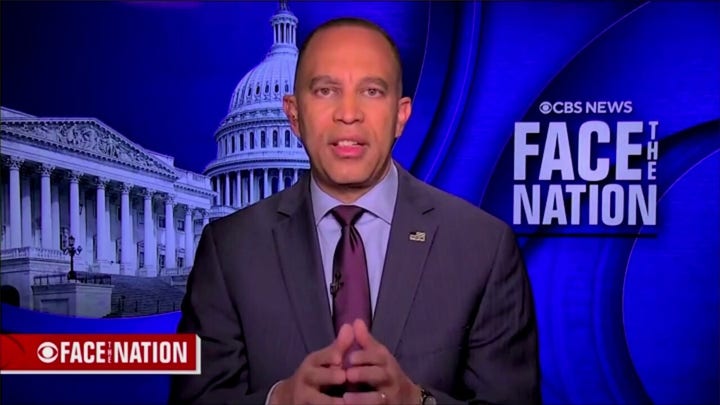 Hakeem Jeffries spars with CBS reporter over claims midterms could be 'rigged'