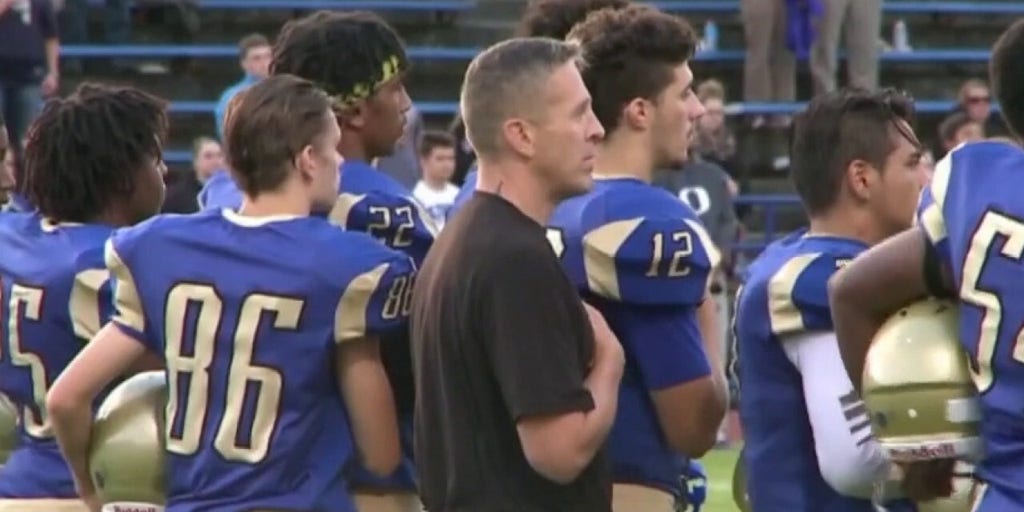 Appeals court favors school district over praying football coach Fox
