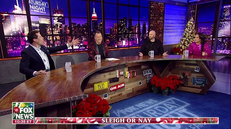 Paul Virzi Stops By 'ӣƵ Saturday Night' To Play A Game Of 'Sleigh Or Nay'