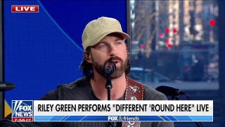 Riley Green performs ‘Different ‘Round Here’ on 'Fox & Friends' - Fox News