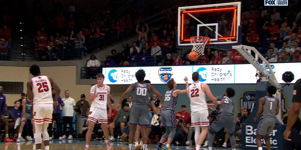 Wisconsin's John Blackwell hits shot as time expired in first half vs. TCU