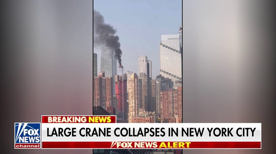 Minor injuries reported after large crane collapses in New York City