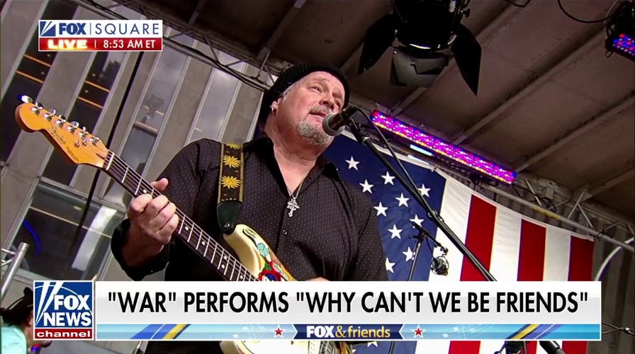 WAR performs 'Why Can't We Be Friends?'