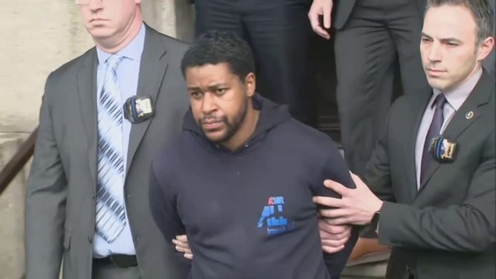 New Yorkers shout at suspect in NYPD Officer Jonathan Diller's killing during perp walk