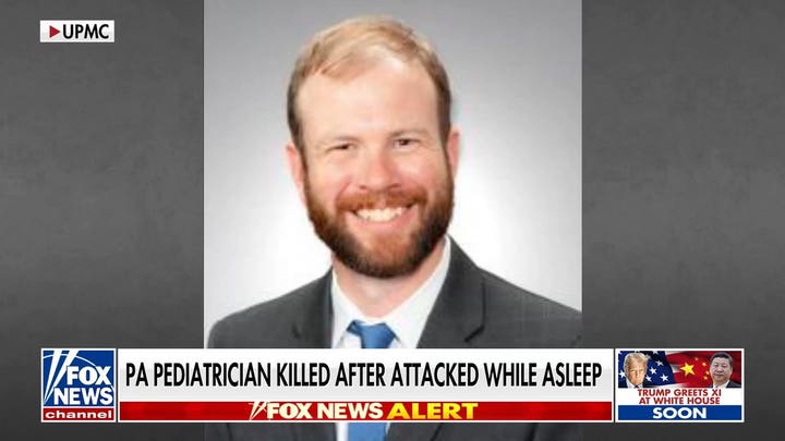 Un pediatra de Pittsburgh muere apuñalado mientras dormía en la cama