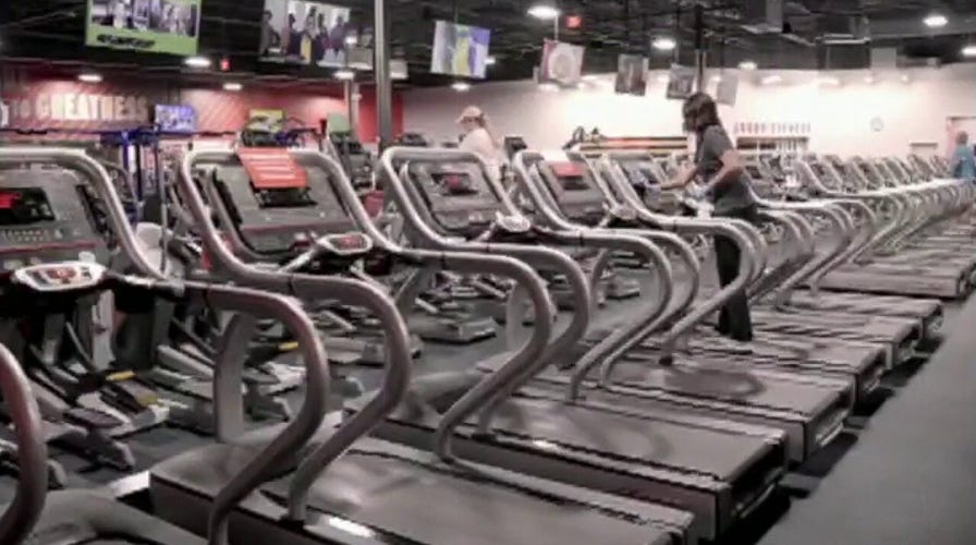 New York Gov. Cuomo sued by 1,500 gyms in push to reopen