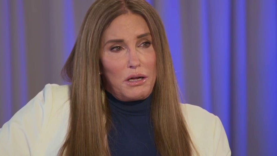 Sarah Silverman accuses Caitlyn Jenner of 'transphobia' for opposing ...