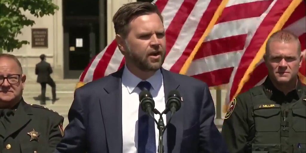 JD Vance: Walz can finally say he ‘visited a combat zone’ in Chicago