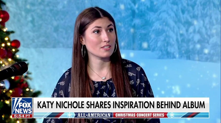 Katy Nichole performs 'O Holy Night'