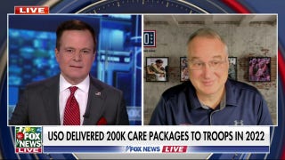 USO's Christopher Plamp highlights how organization cares for service members, families during Christmas season - Fox News