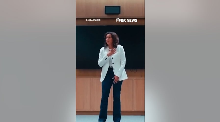 Kamala Harris bobbles WNBA pep talk
