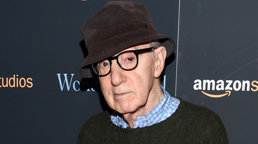 Publisher kills Woody Allen book