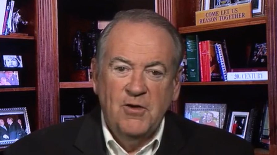Mike Huckabee: Bernie is 'insane,' Netanyahu no racist
