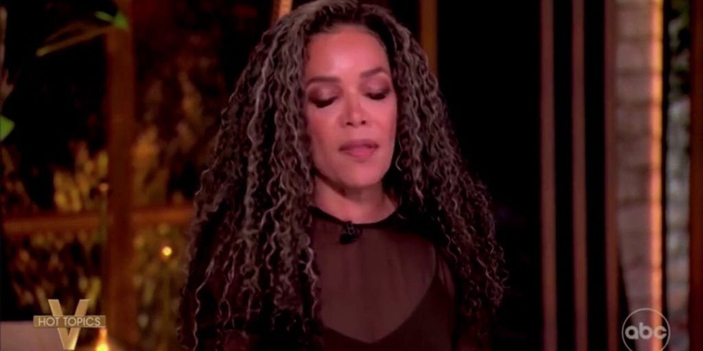 Sunny Hostin accuses Democrats of caving on shutdown, says Schumer's 'days are over'