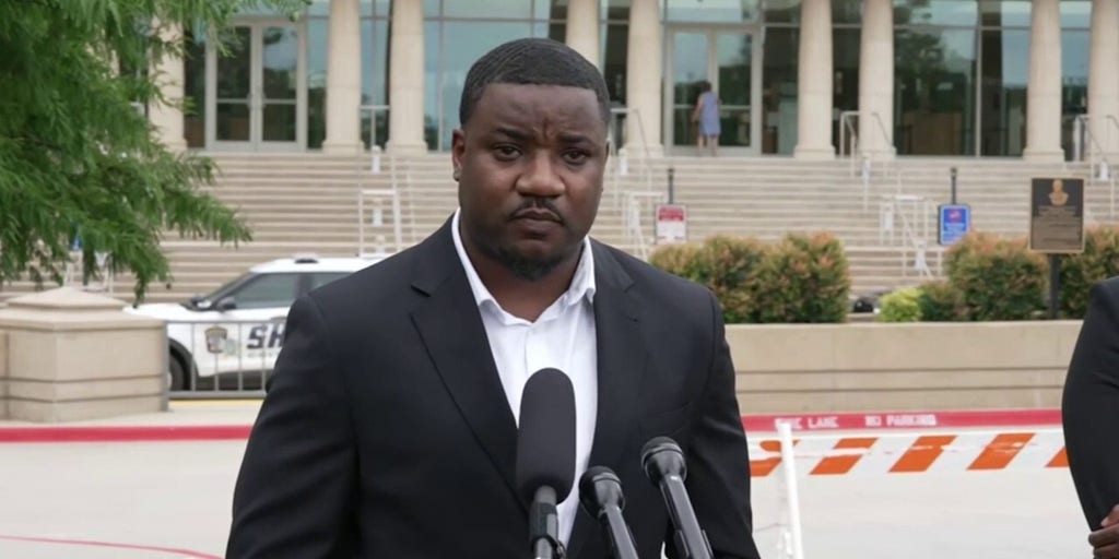 Karmelo Anthony supporter leader urges calm, warns against courthouse confrontations