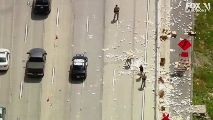 California highway clogged with hundreds of toilet paper rolls after mishap