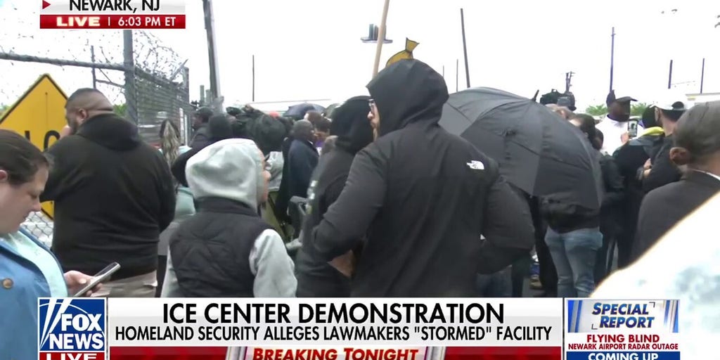 Protests erupt at NJ ICE detention center following Newark mayor’s arrest