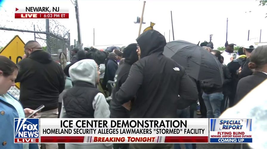 Protests erupt at NJ ICE detention center following Newark mayor’s arrest