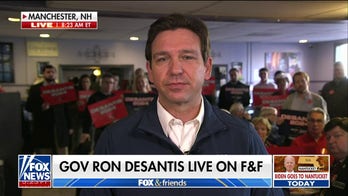 Ron DeSantis holds Thanksgiving food drive in New Hampshire