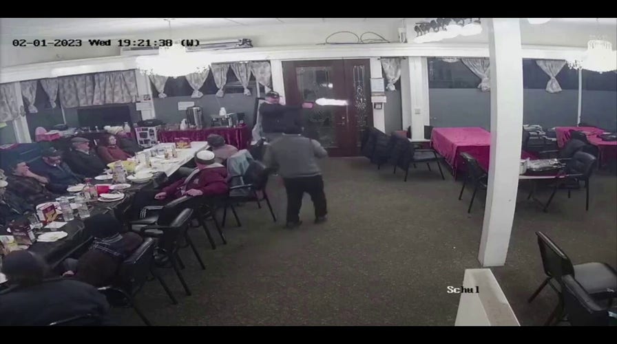 San Francisco man fires several blank shots into Jewish community center during meeting.
