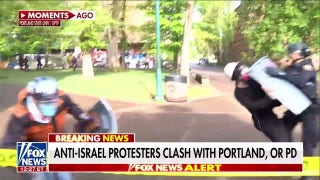 Portland protesters clash with police officers  - Fox News