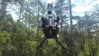 Flying motorcycle zooms at 124 mph without touching the ground - Fox News