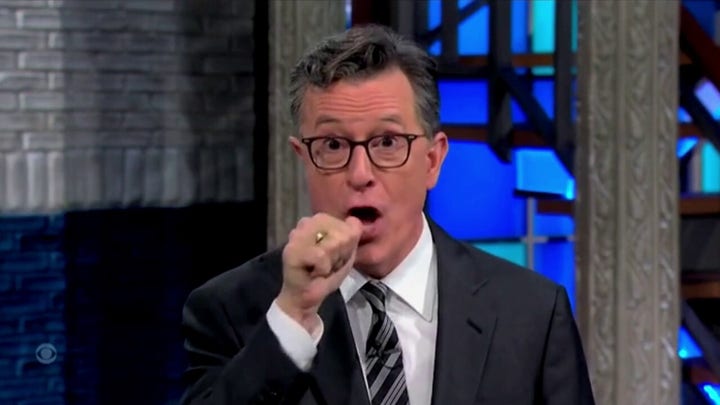 Colbert arremete contra Biden por cargar la campaña Harris con comentarios "basura
