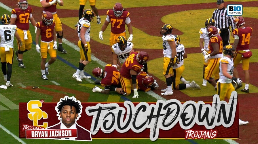 RB Bryan Jackson takes the drawback to the endzone for a one-yard TD, USC trails Iowa