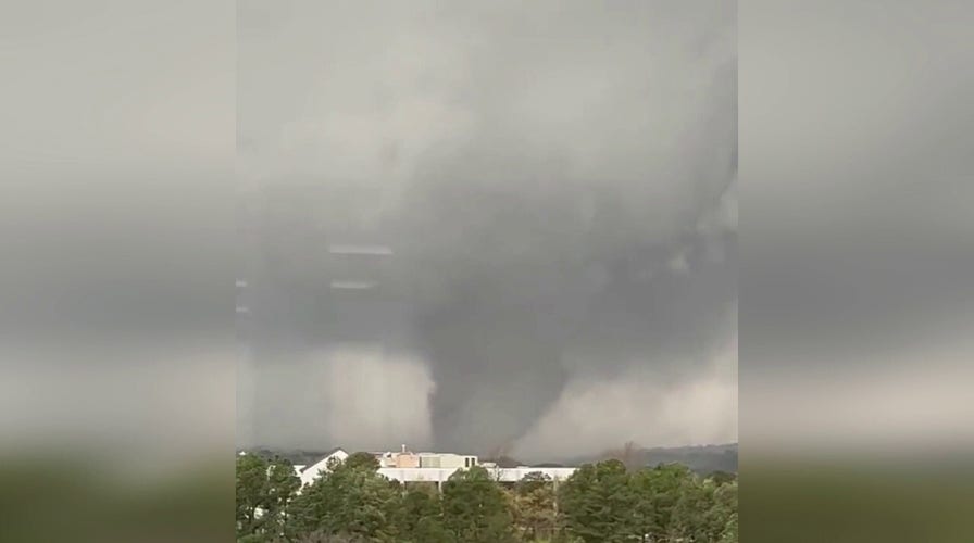 Severe weather tornadoes rip across US leaving 14 dead and