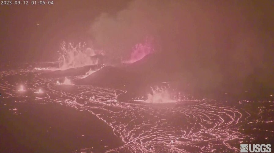 Hawaii S Kilauea Volcano Spews Lava Fountains As Lake Of Molten Rock Hawaii S Kilauea Volcano Spews Lava Fountains As Lake Of Molten Rock