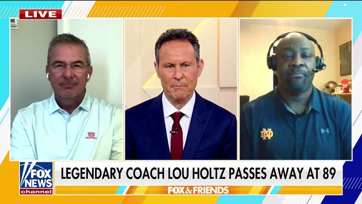 Urban Meyer, Irv Smith reflect on the life and legacy of 'old-school' legend Lou Holtz