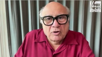 Danny DeVito, Rhea Perlman thought ‘Matilda’ roles were ‘great parts’ as he reprises role live in concert - Fox News